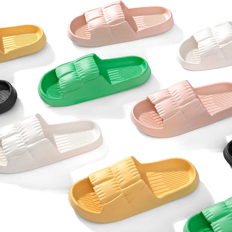 2025 Women Soft Sole Cloud Slippers Thick Platform Indoor Outdoor Beach Sandals Summer EVA Non Slip Flip Flops