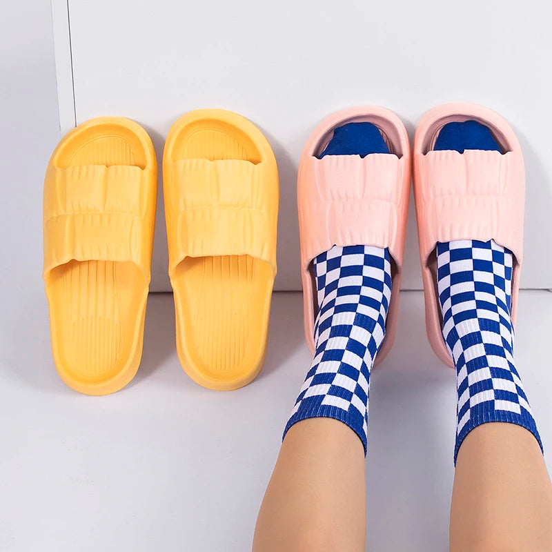 2025 Women Soft Sole Cloud Slippers Thick Platform Indoor Outdoor Beach Sandals Summer EVA Non Slip Flip Flops