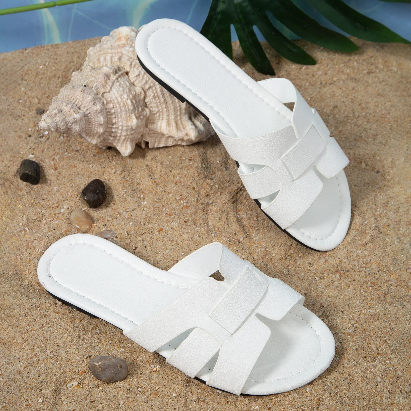 White flat slippers for women, open heel sandals, beach shoes, casual women's shoes, suitable for indoor and outdoor wear