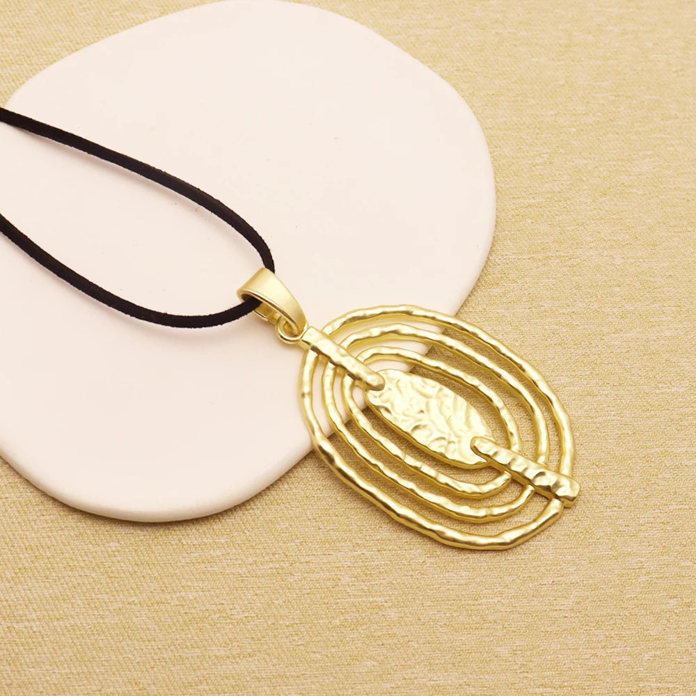 1 piece of matte golden vintage large pendant necklace featuring open heart