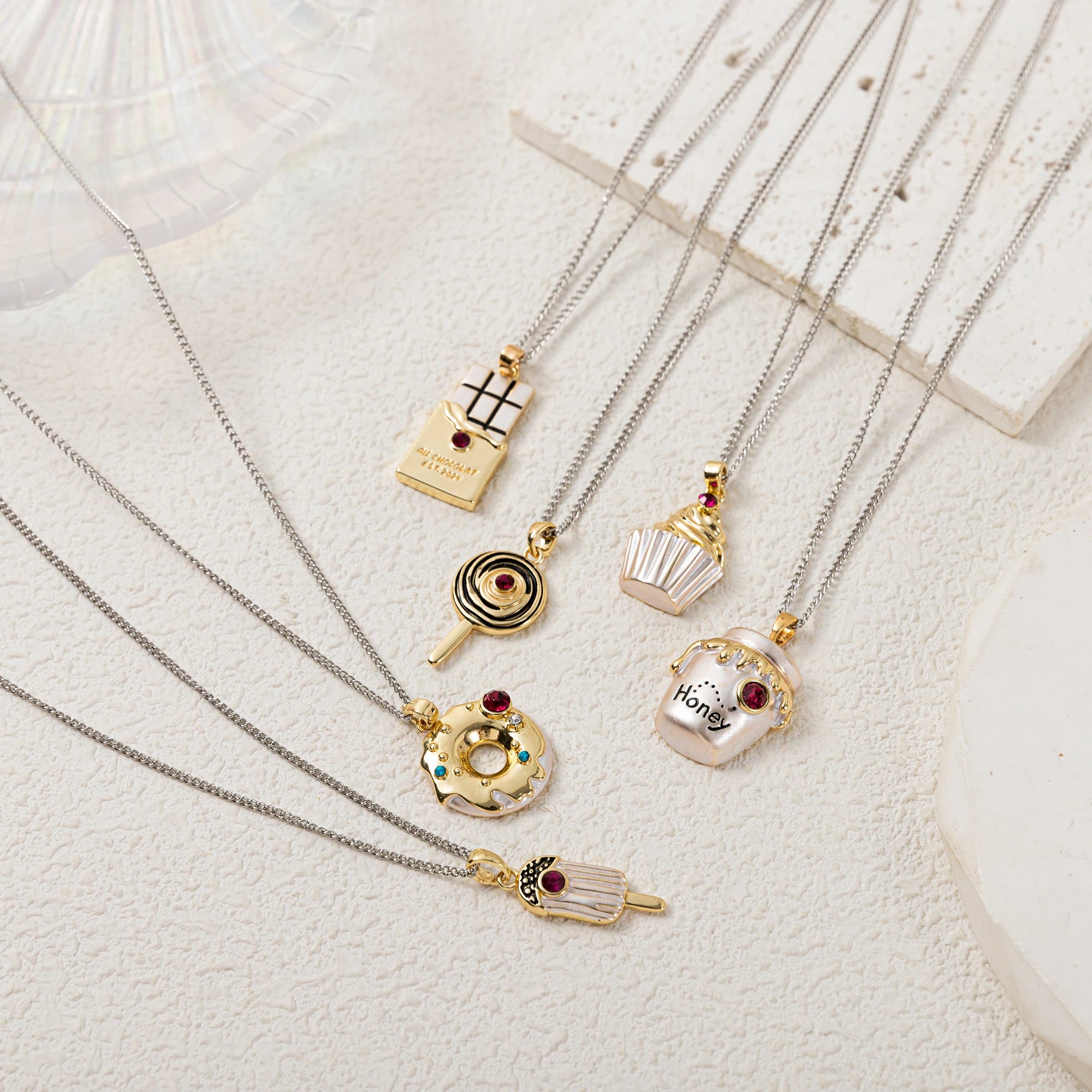 18K gold-plated ladies' cute food, fun Y2K dessert pendant necklace suitable for girls and teenagers