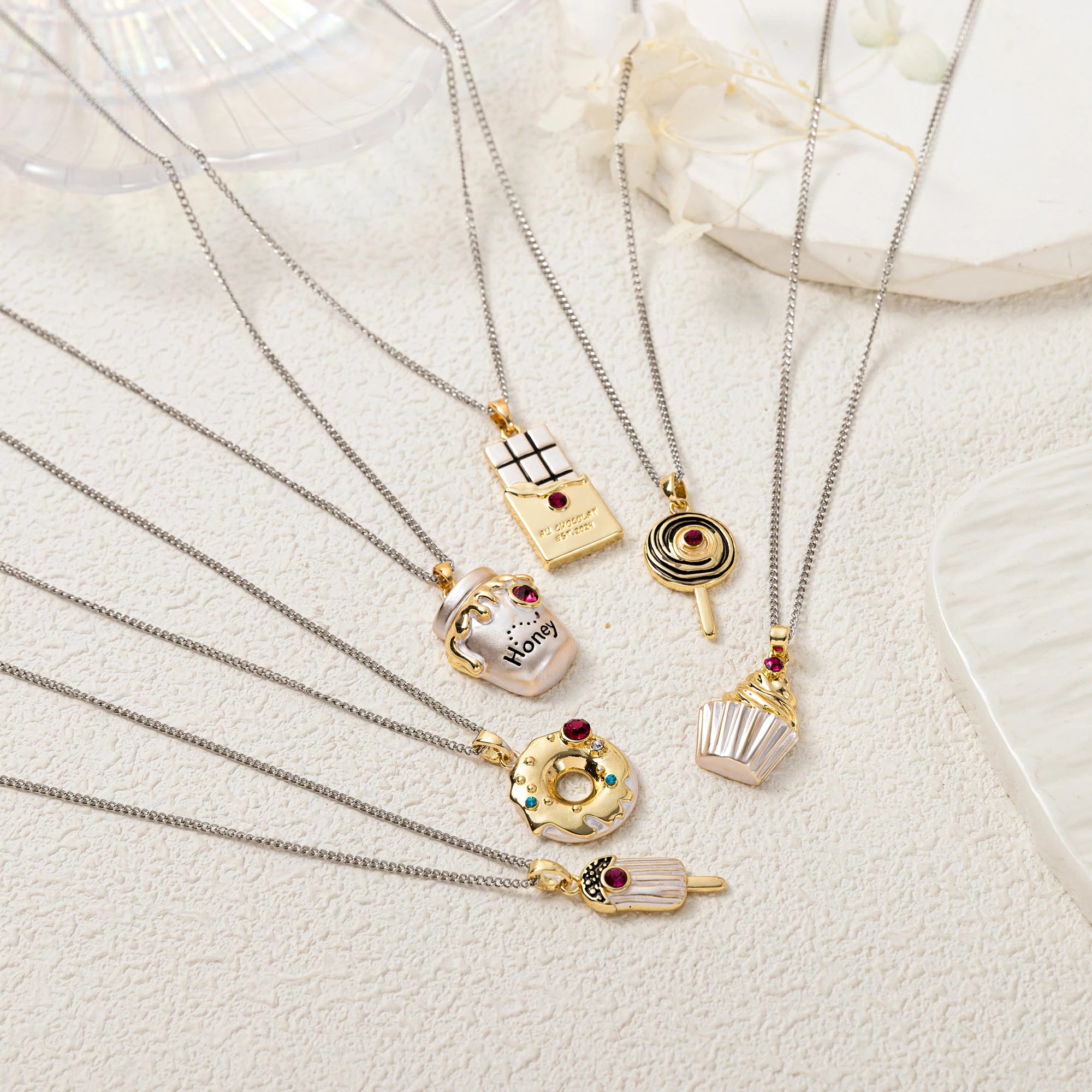18K gold-plated ladies' cute food, fun Y2K dessert pendant necklace suitable for girls and teenagers