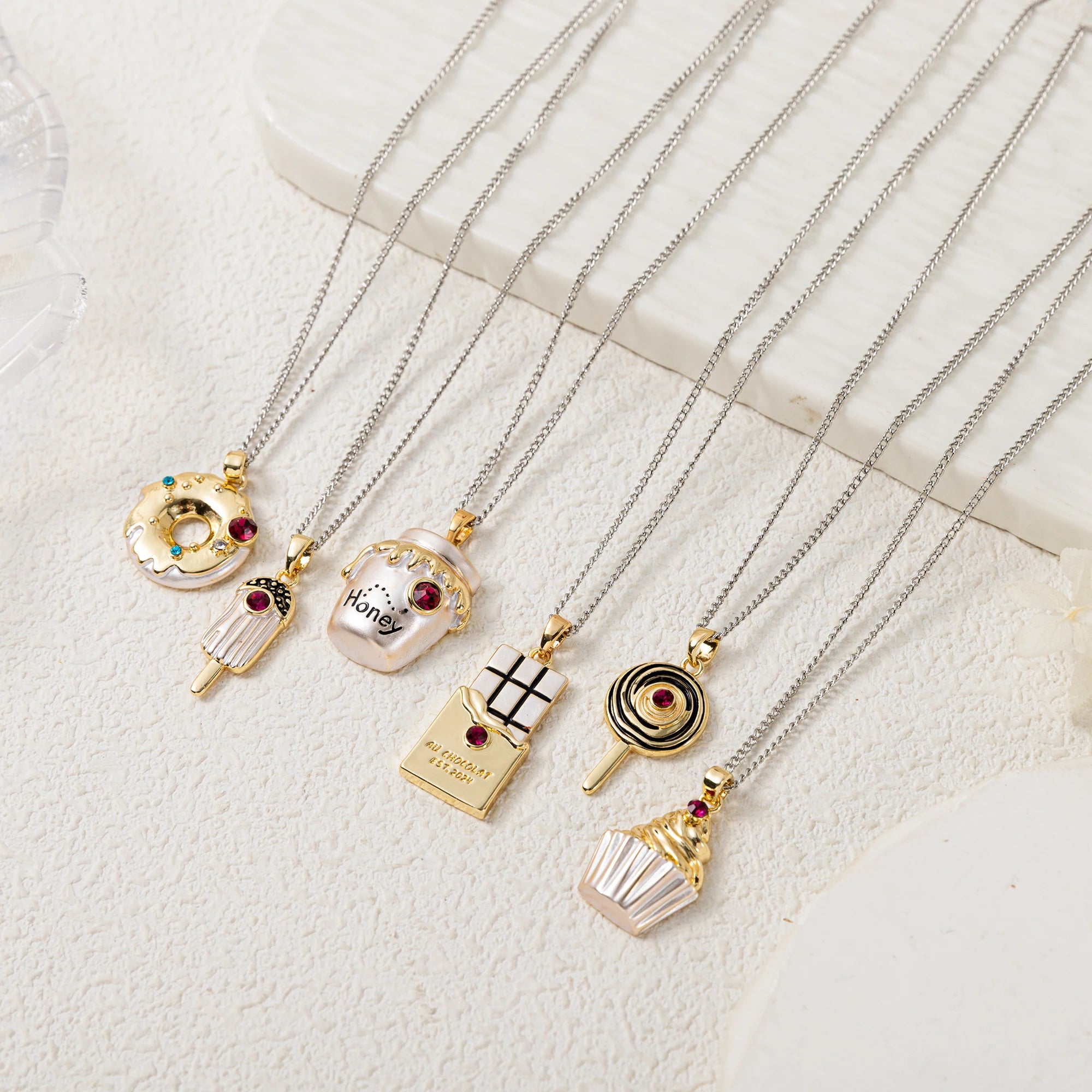 18K gold-plated ladies' cute food, fun Y2K dessert pendant necklace suitable for girls and teenagers